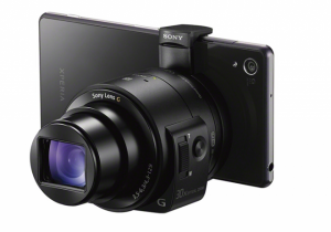 Sony-QX30_1-640x448