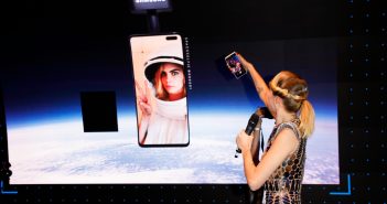 Samsung-SpaceSelfie